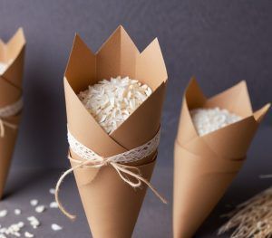 cono de papel para tirar arroz a los novios